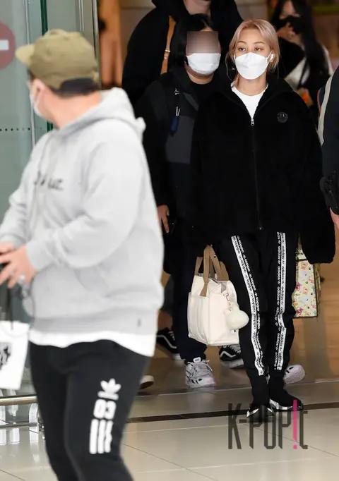 TWICE, Jihyo — Airport
