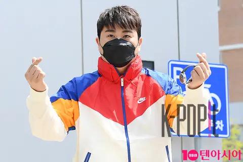 Kim Ho-joong — Mr. Trot Knowing Bros — 2020-04-30