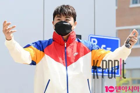 Kim Ho-joong — Mr. Trot Knowing Bros — 2020-04-30