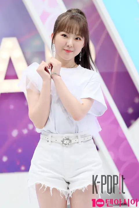 Seo Gyeong 3 — LOONA/NewJeans-related Content — 2020-05-04