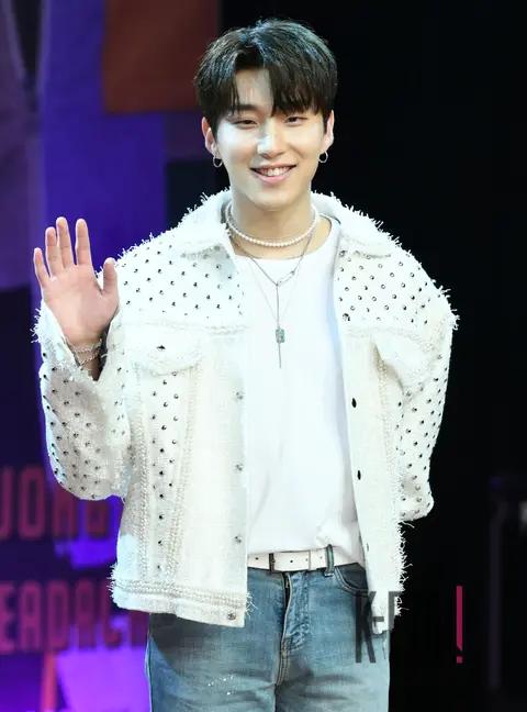 Moon Jong-up — Showcase