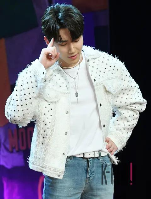 Moon Jong-up — Showcase