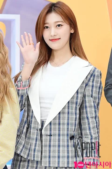 LOONA, Choi Ri 2 — The Fact Inta
