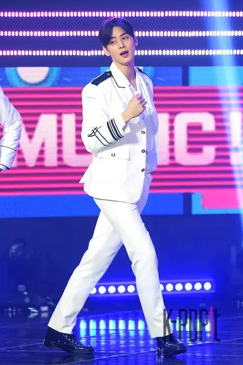 ASTRO, Cha Eun-woo — Show Champion