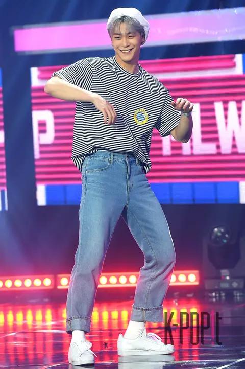 ASTRO, Moonbin — Show Champion