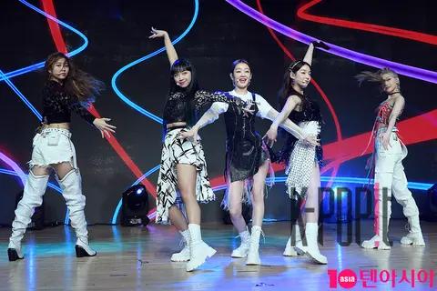 Group Photo 8 — cignature Showcase