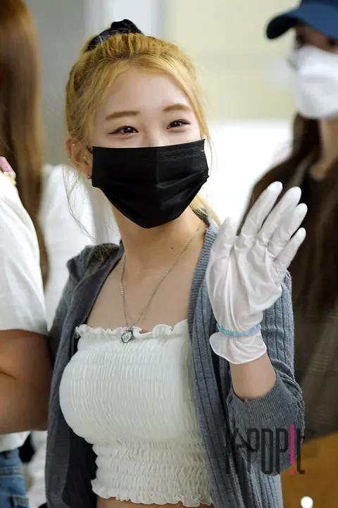 LOONA, Yeo-jin — Airport