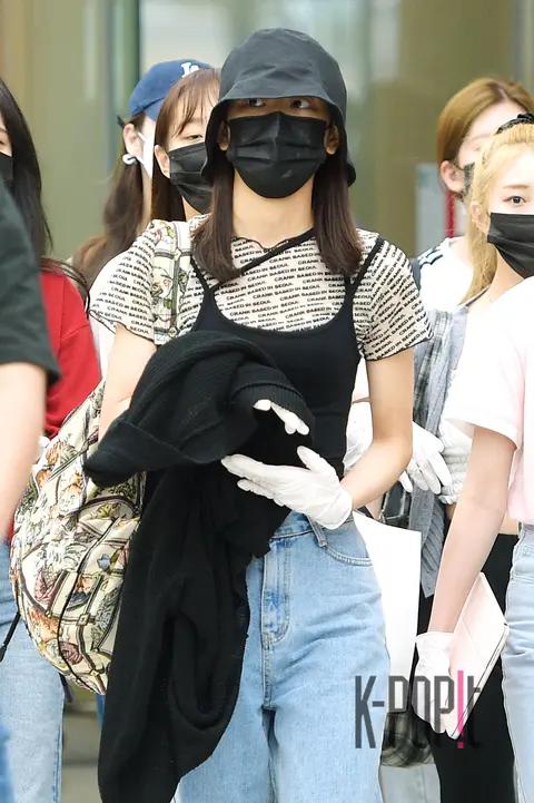 LOONA, EVE — Airport