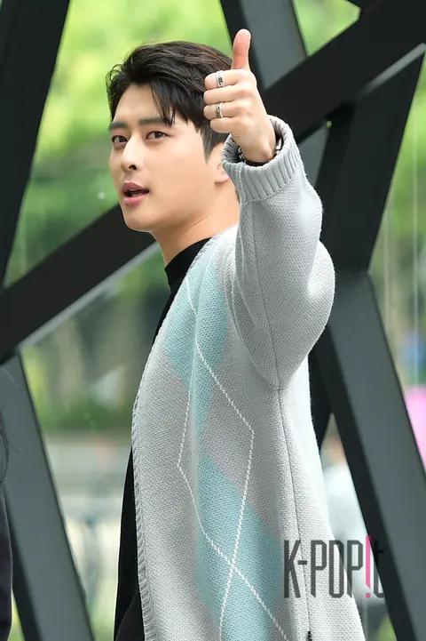 Trip to K-pop Arrival — Online Music Journey