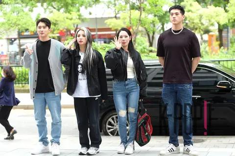 Trip to K-pop Arrival — Online Music Journey