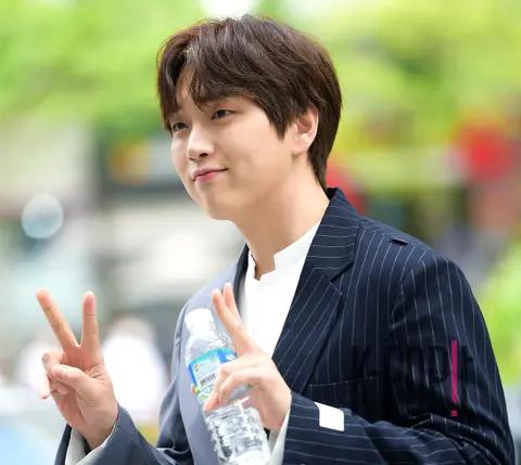 Trip to K-pop Arrival — Online Music Journey
