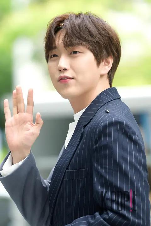 Trip to K-pop Arrival — Online Music Journey