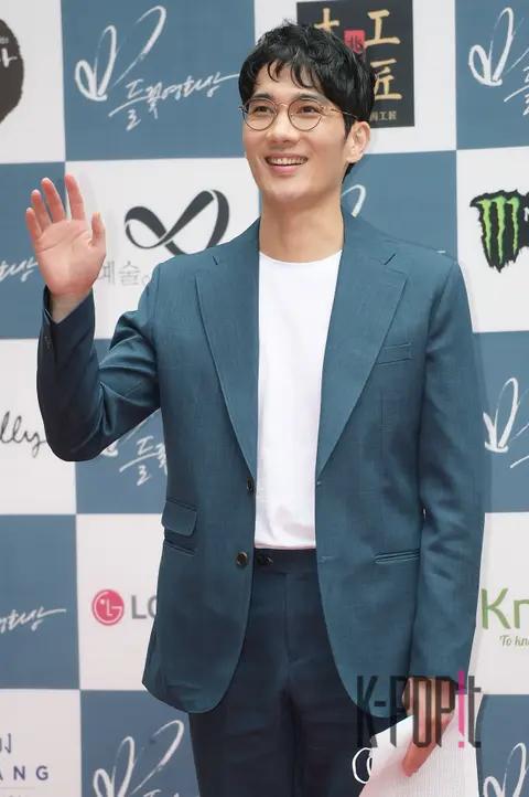 Eom Tae-gu — 7th Wildflower Film Awards Red Carpet