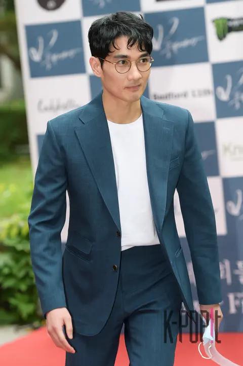 Eom Tae-gu — 7th Wildflower Film Awards Red Carpet