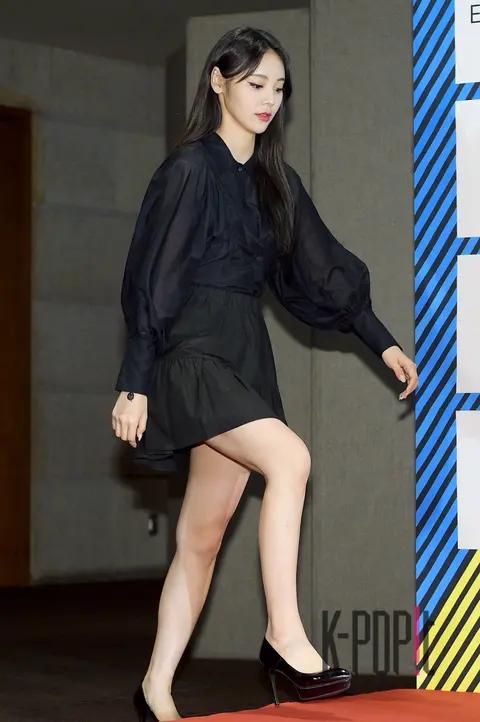LOONA, Jinsol — 2020 Brand Customer Loyalty Awards