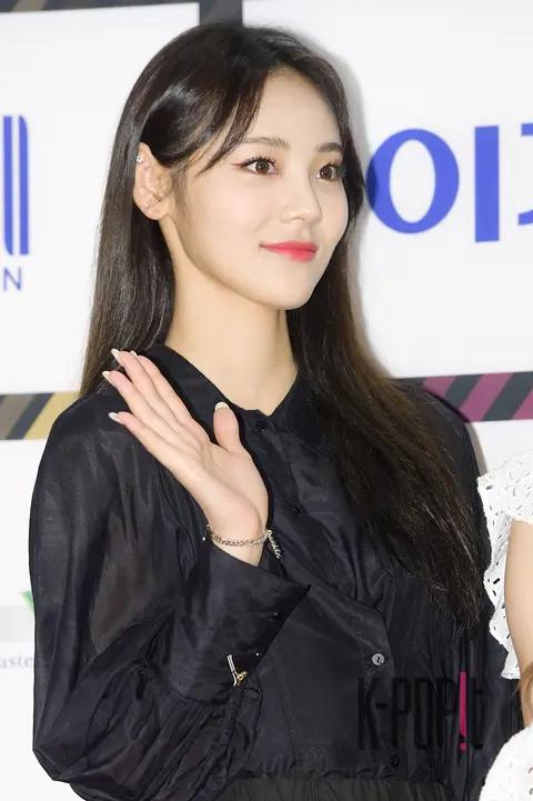 LOONA, Jinsol — 2020 Brand Customer Loyalty Awards