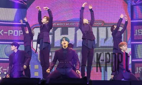 ELLAST — Show Champion