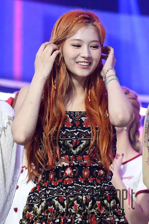 TWICE, Sana — Show Champion