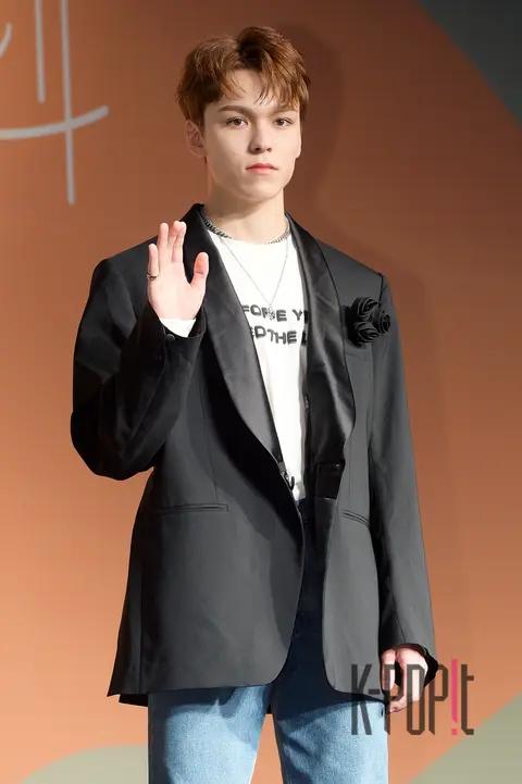 SEVENTEEN, Vernon Seo Ye-jin (reporter) — SEVENTEEN Press Conference