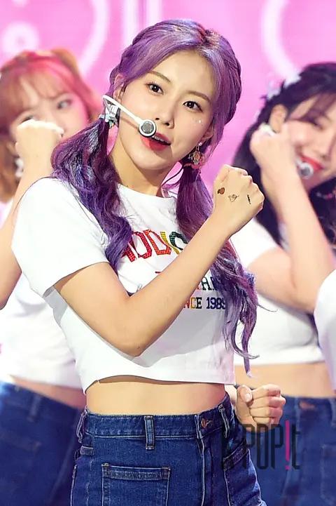 IZ*ONE, Kang Hye-won — Show Champion