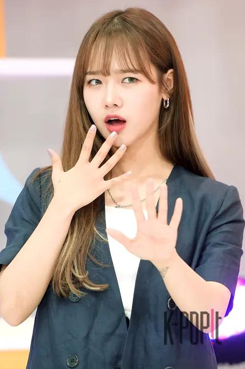 Weki Meki, Choi You-jung — The Fact Inta