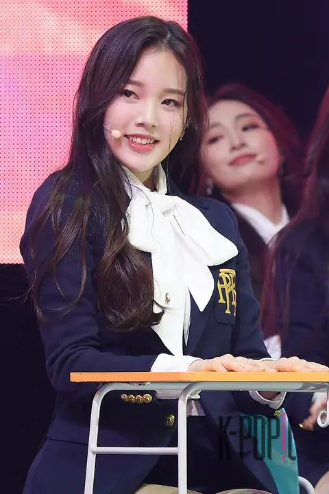 Weeekly, Lee Su-jin — Showcase