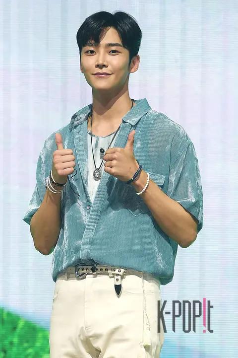 SF9, Rowoon — SF9 Showcase