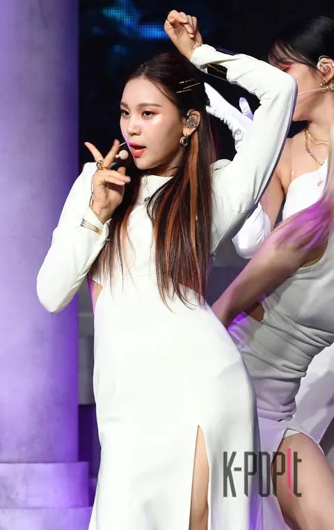 GFRIEND, Umji — Showcase