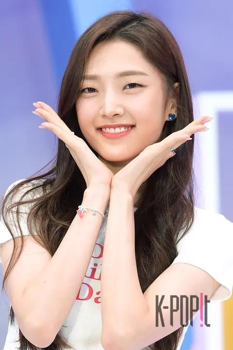 Weeekly, Park So-eun — The Fact Inta