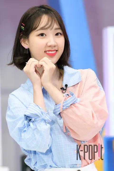 Weeekly, Shin Ji-yoon — The Fact Inta
