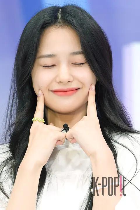 Weeekly, Ji Han — The Fact Inta