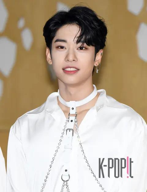 Dong Hyun (AB6) — Golden Way Book Concert