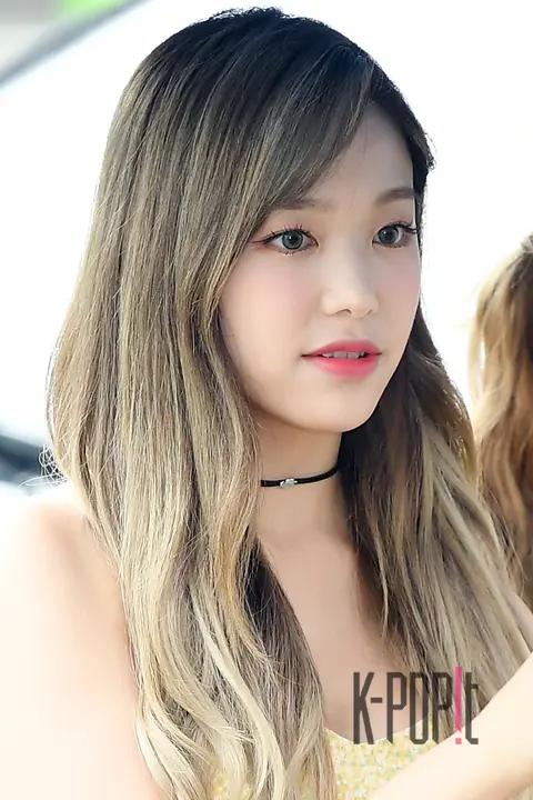 Rachel (APRIL) — Quiz Over Idol Arrival