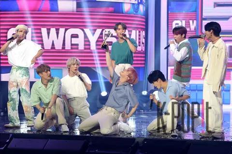 ATEEZ — Show Champion