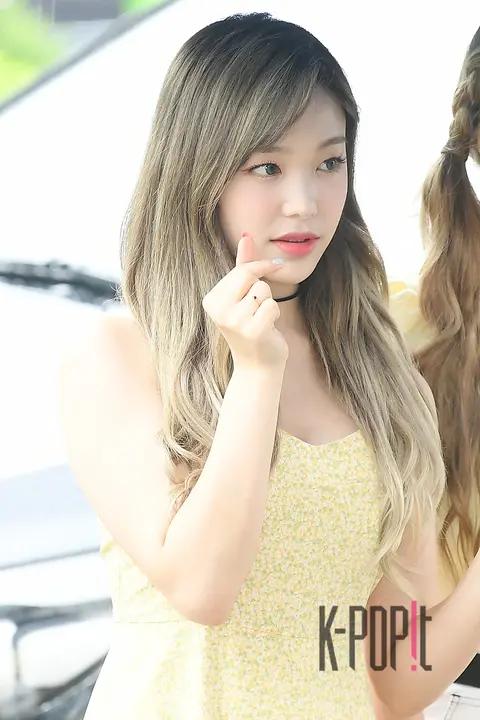 Rachel (APRIL) — Quiz Over Idol Arrival