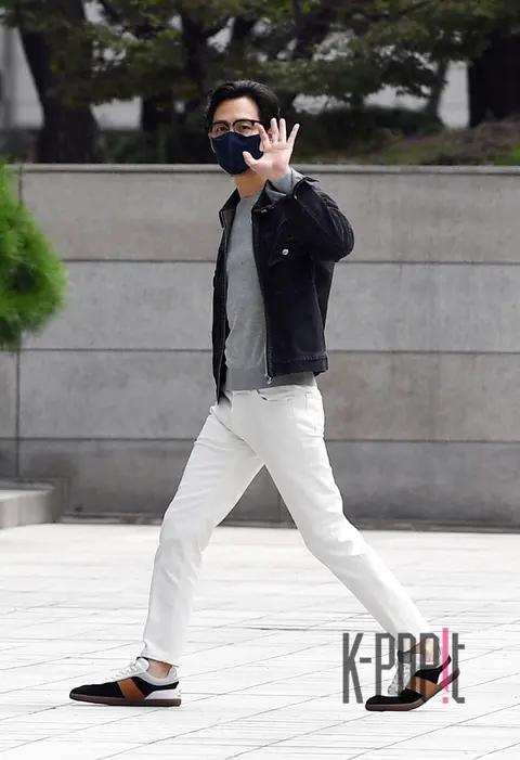 Lee Jung-jae — Radio Arrival