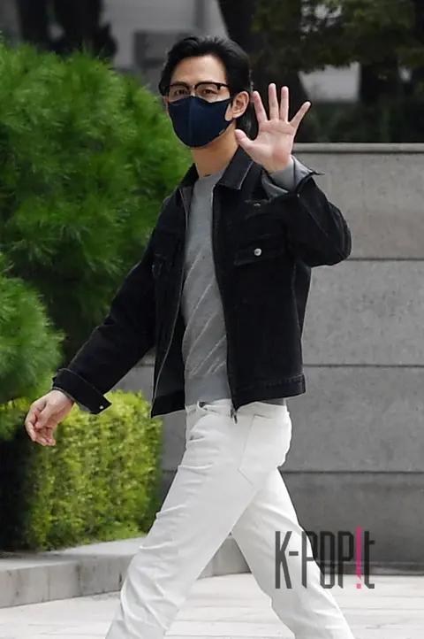 Lee Jung-jae — Radio Arrival