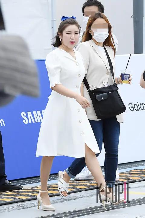 Song Ga-in — Galaxy Note Drive-Through Event