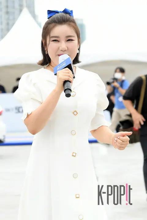 Song Ga-in — Galaxy Note Drive-Through Event