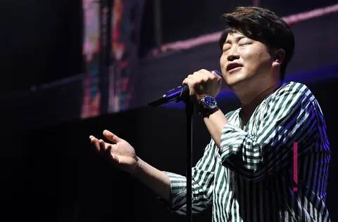 Kim Ho-joong — Kim Ho-joong Concert Live Broadcast