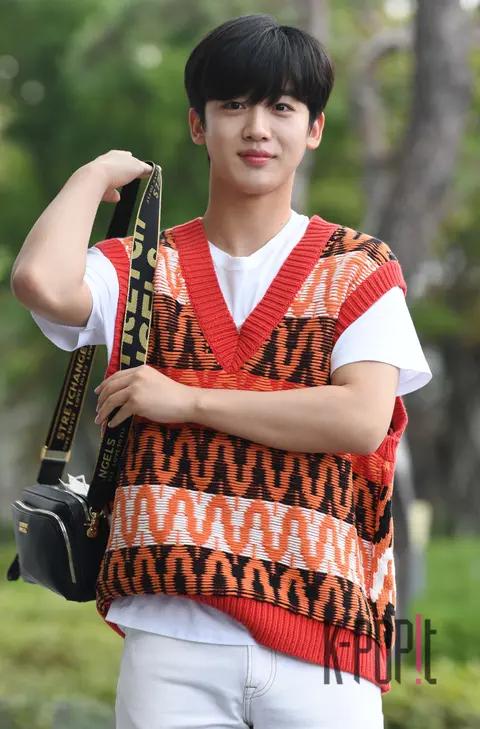 Kim Yo-han — Radio Star Arrival