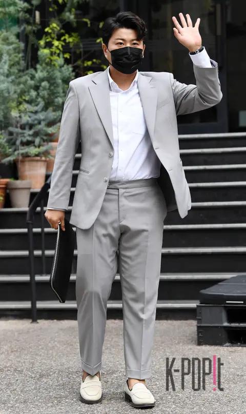 Kim Ho-joong — Album Recording Arrival