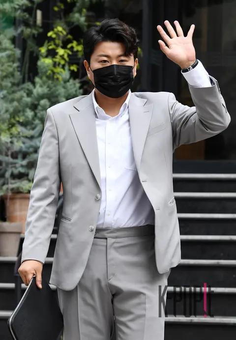 Kim Ho-joong — Album Recording Arrival
