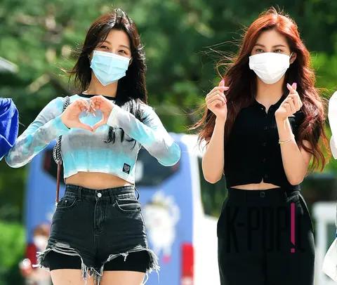 CLC — Two O'Clock Escape Cult Two Show Arrival