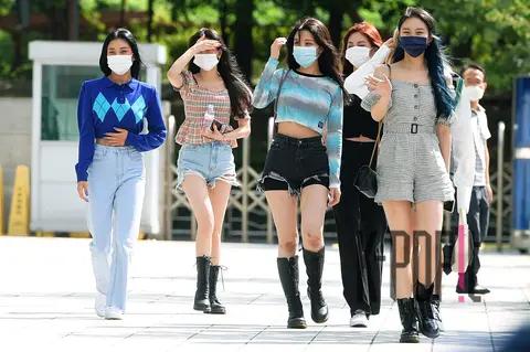 CLC — Two O'Clock Escape Cult Two Show Arrival