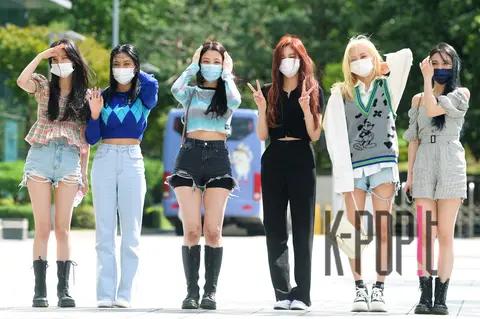 CLC — Two O'Clock Escape Cult Two Show Arrival