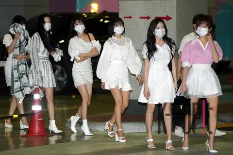 APRIL — Show Champion Arrival