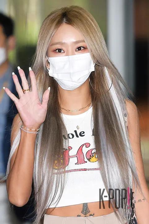 Hyorin — Show Champion Arrival