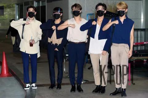 DKZ — Show Champion Arrival
