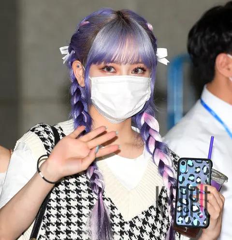 Luna Sola, Yu U-ri — Show Champion Arrival